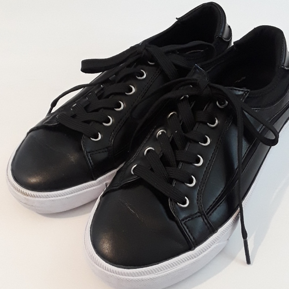 Easy spirit 7.5 wide black converse style shoes